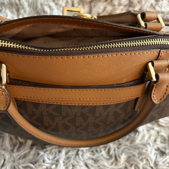 Michael Kors Hamilton Bag Large - Picture 11 of 16